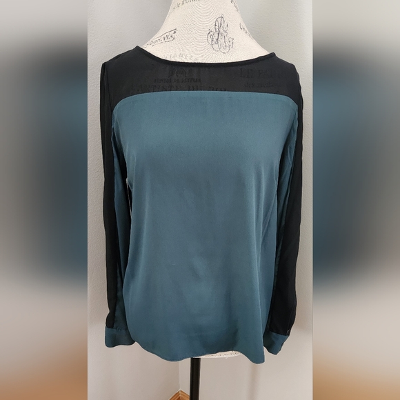 W118 Walter Baker long sleeve blk & green flowy blouse in size S - Picture 1 of 10